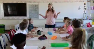 l'enseignement de l'anglais et du sport dans les écoles primaires : la formation des enseignants contractuels